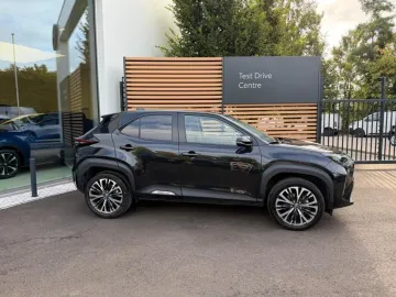 Car image 4