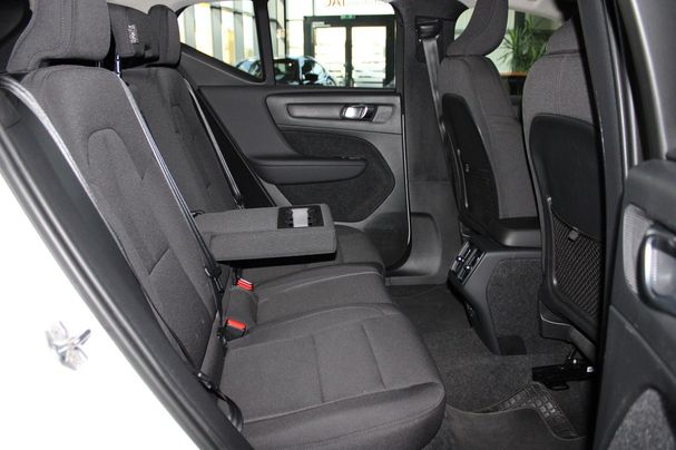 Volvo XC40 Momentum 110 kW image number 16