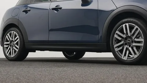 Car image 22