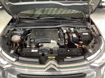 Car image 24