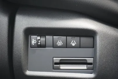 Car image 29