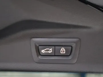 Car image 41