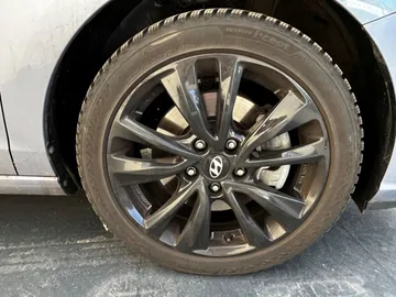 Car image 21