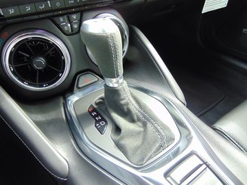 Car image 16