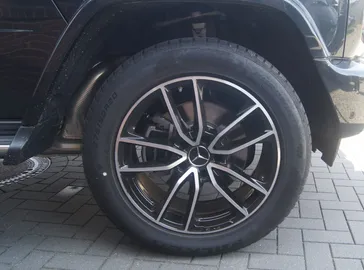Car image 43