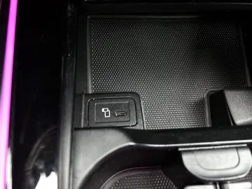 Car image 48