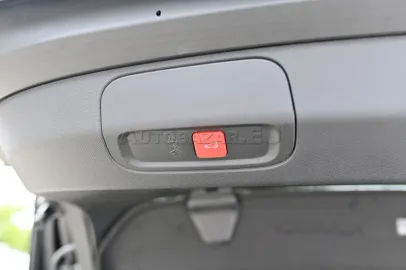 Car image 33