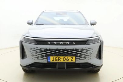 Car image 4