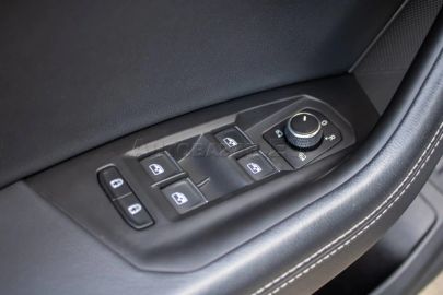 Car image 37