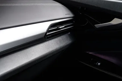 Car image 34