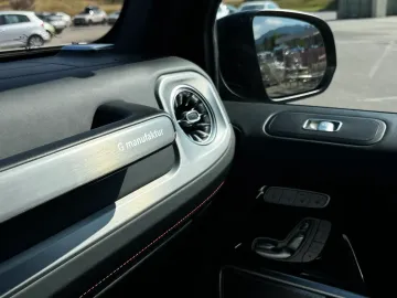 Car image 32