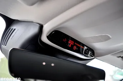 Car image 38