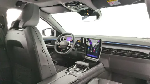 Car image 25