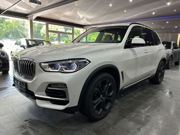 BMW X5 xDrive 210 kW image number 1