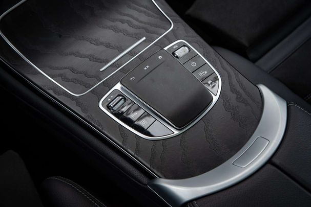 Mercedes-Benz GLC 300 258 kW image number 16