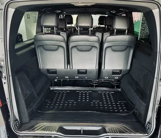Car image 40
