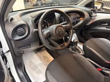 Car image 10