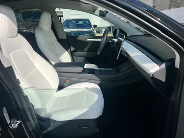 Car image 39