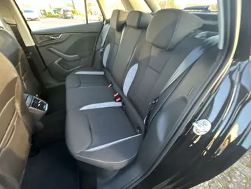 Car image 29
