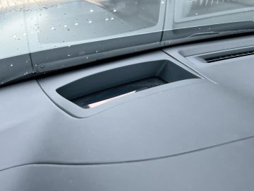 Car image 34