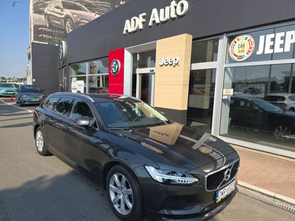 Volvo V90 D4 Momentum 140 kW image number 2