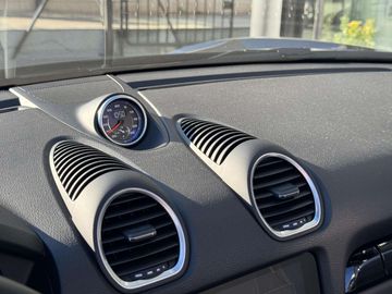 Car image 37