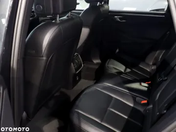 Car image 35