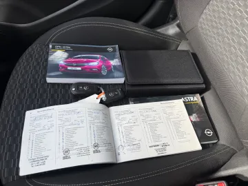 Car image 26