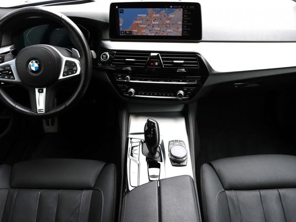 BMW 540d Touring M Sport xDrive 250 kW image number 10