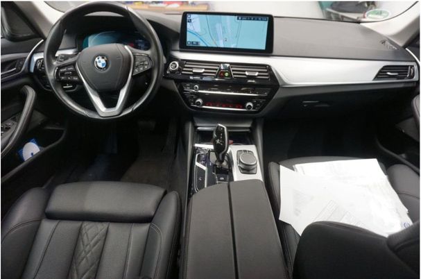 BMW 530d Touring xDrive 210 kW image number 7