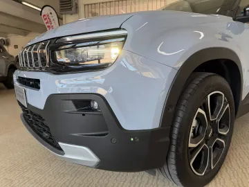 Car image 30