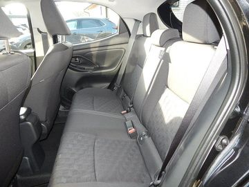 Car image 19