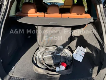 Car image 40