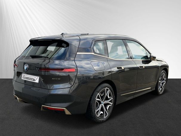 BMW iX xDrive40 240 kW image number 3