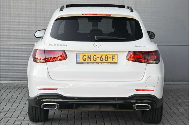 Mercedes-Benz GLC 300 e 4Matic 235 kW image number 17