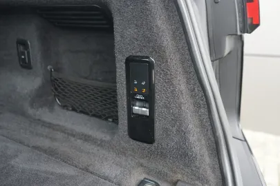 Car image 32