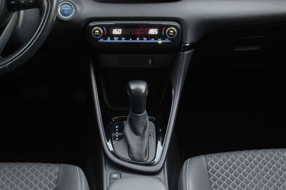 Car image 21