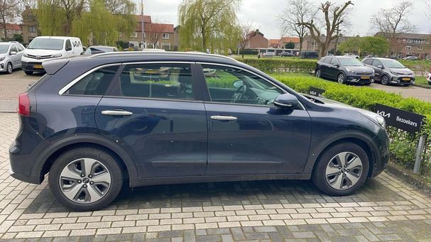 Kia Niro Hybrid 1.6 GDI 104 kW image number 3