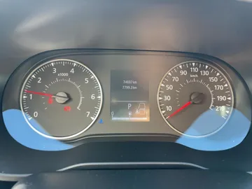 Car image 30
