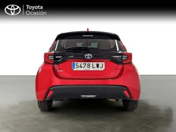Car image 3