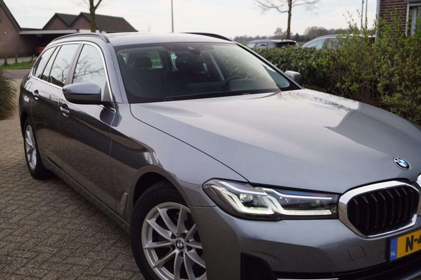 BMW 520i Touring 135 kW image number 35