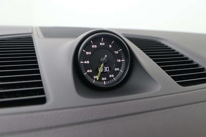 Car image 33