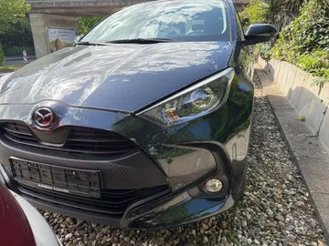 Car image 4