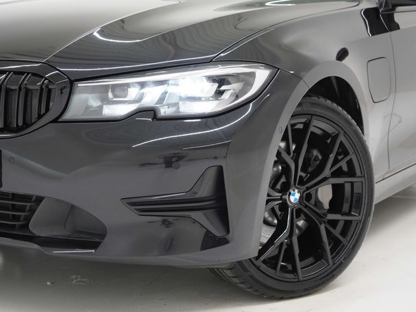 BMW 330 e Touring M 215 kW image number 12