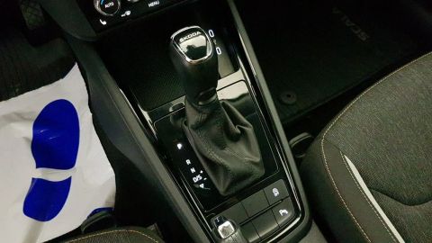 Car image 24