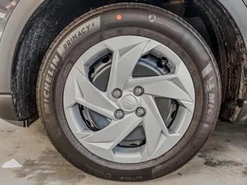 Car image 28