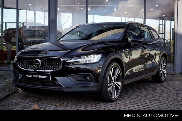 Volvo V60 Cross Country AWD B5 184 kW image number 1