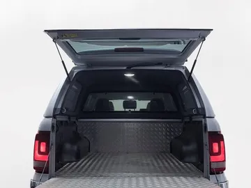 Car image 30