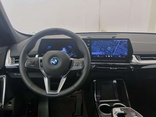 BMW iX1 eDrive20 150 kW image number 7