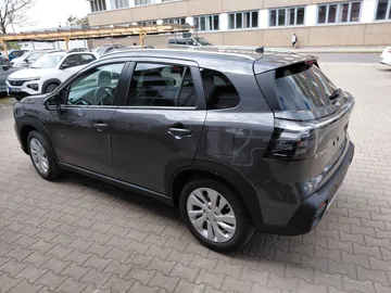 Car image 3
